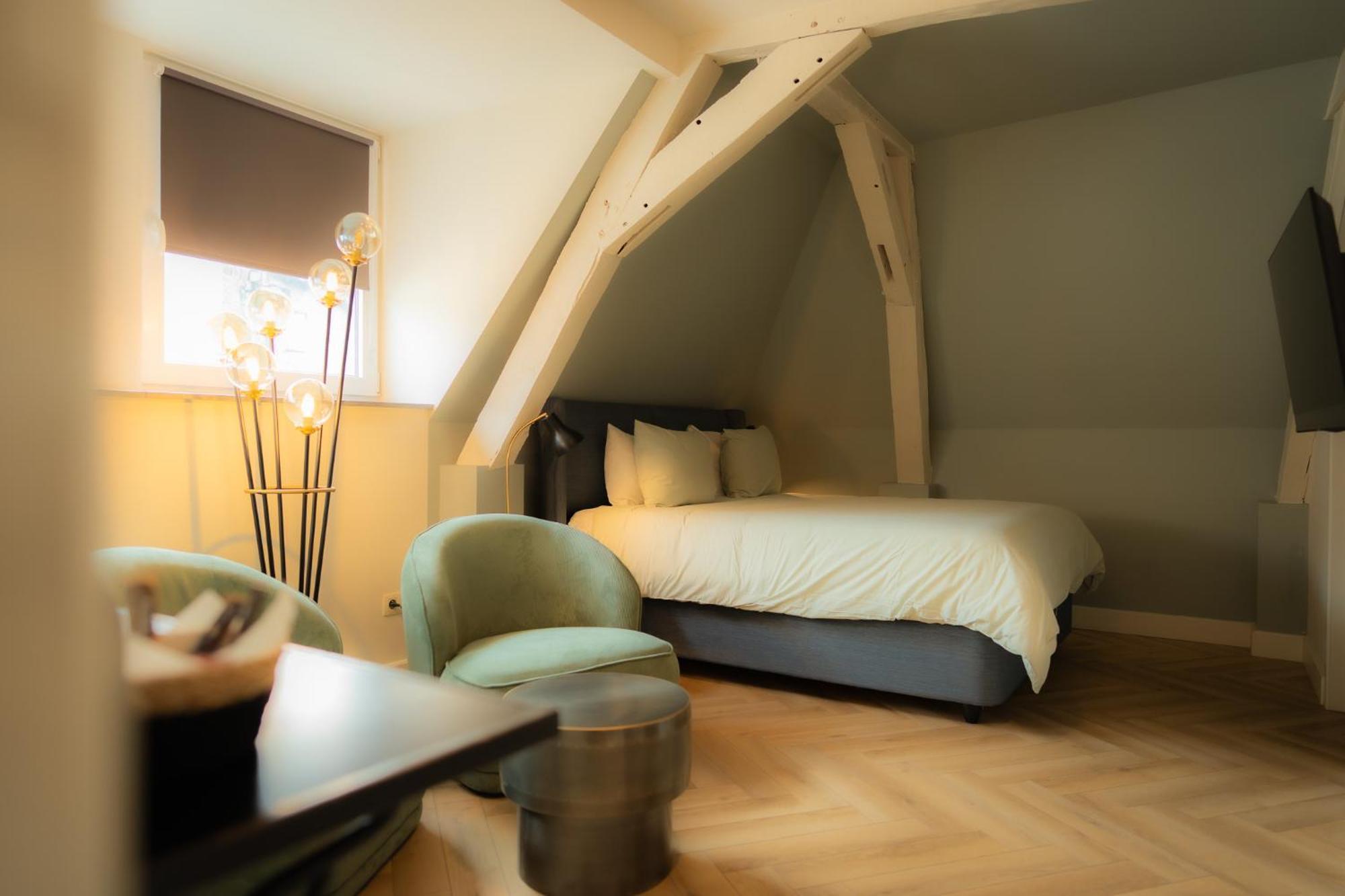 Hotel Grand Place Монс Екстериор снимка
