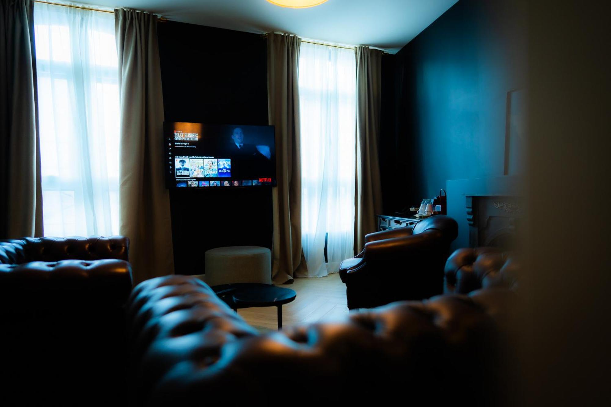 Hotel Grand Place Монс Екстериор снимка