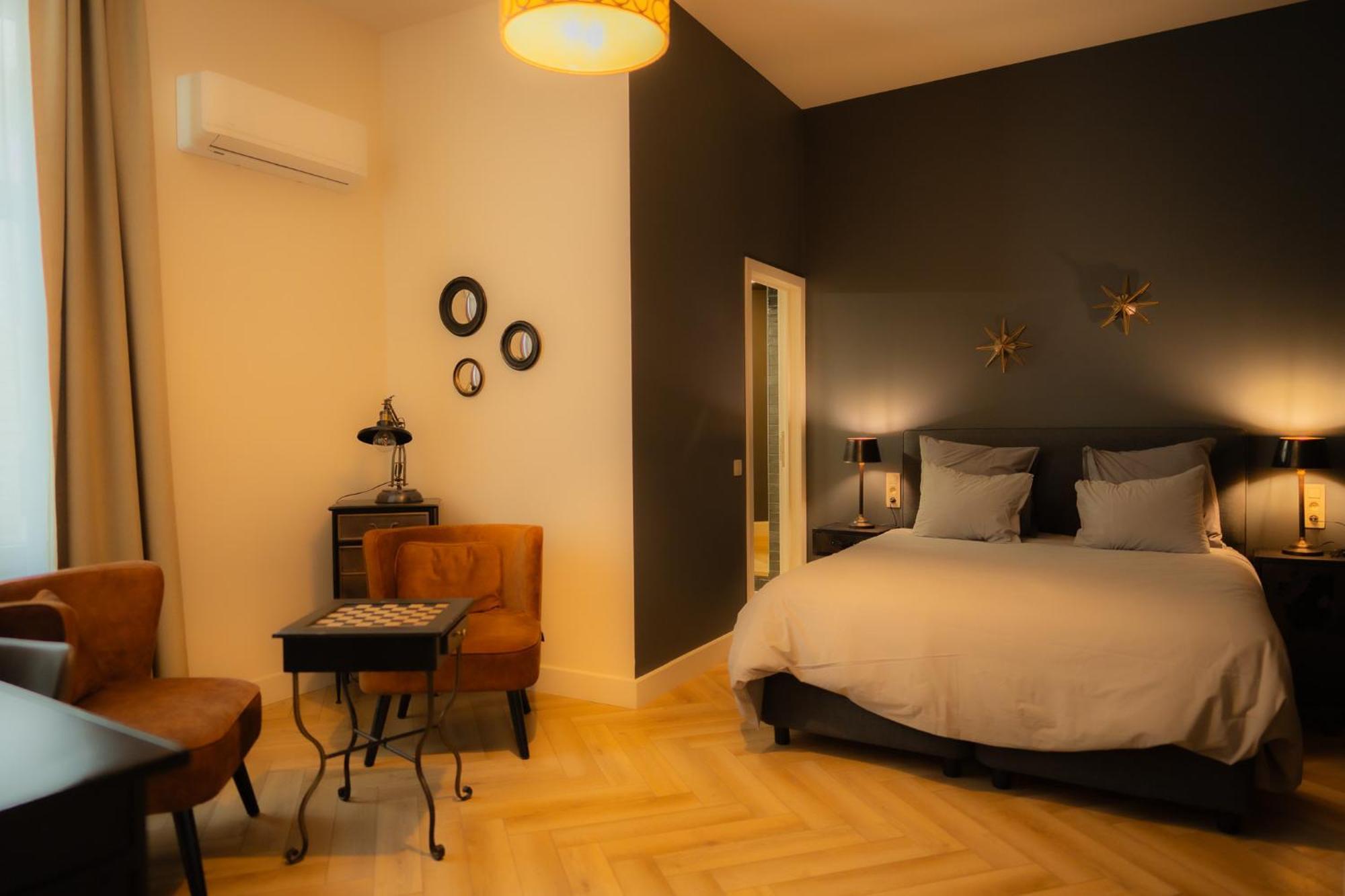 Hotel Grand Place Монс Екстериор снимка
